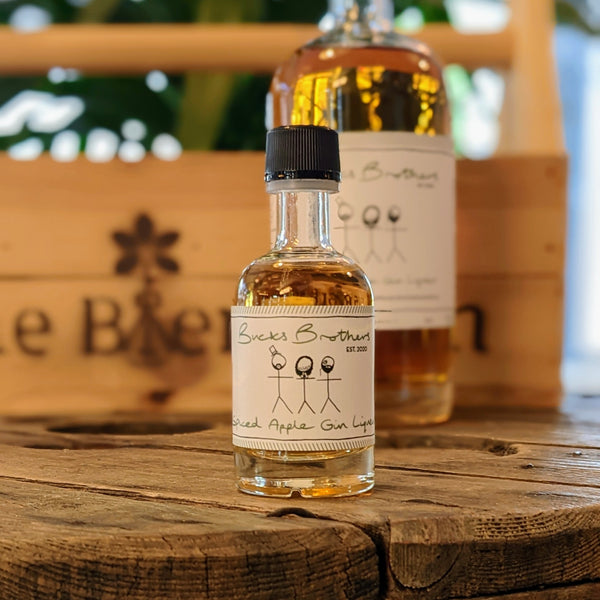 Bucks Brothers - Spiced Apple Gin Liqueur - 20% - 5cl Miniature Bottle
